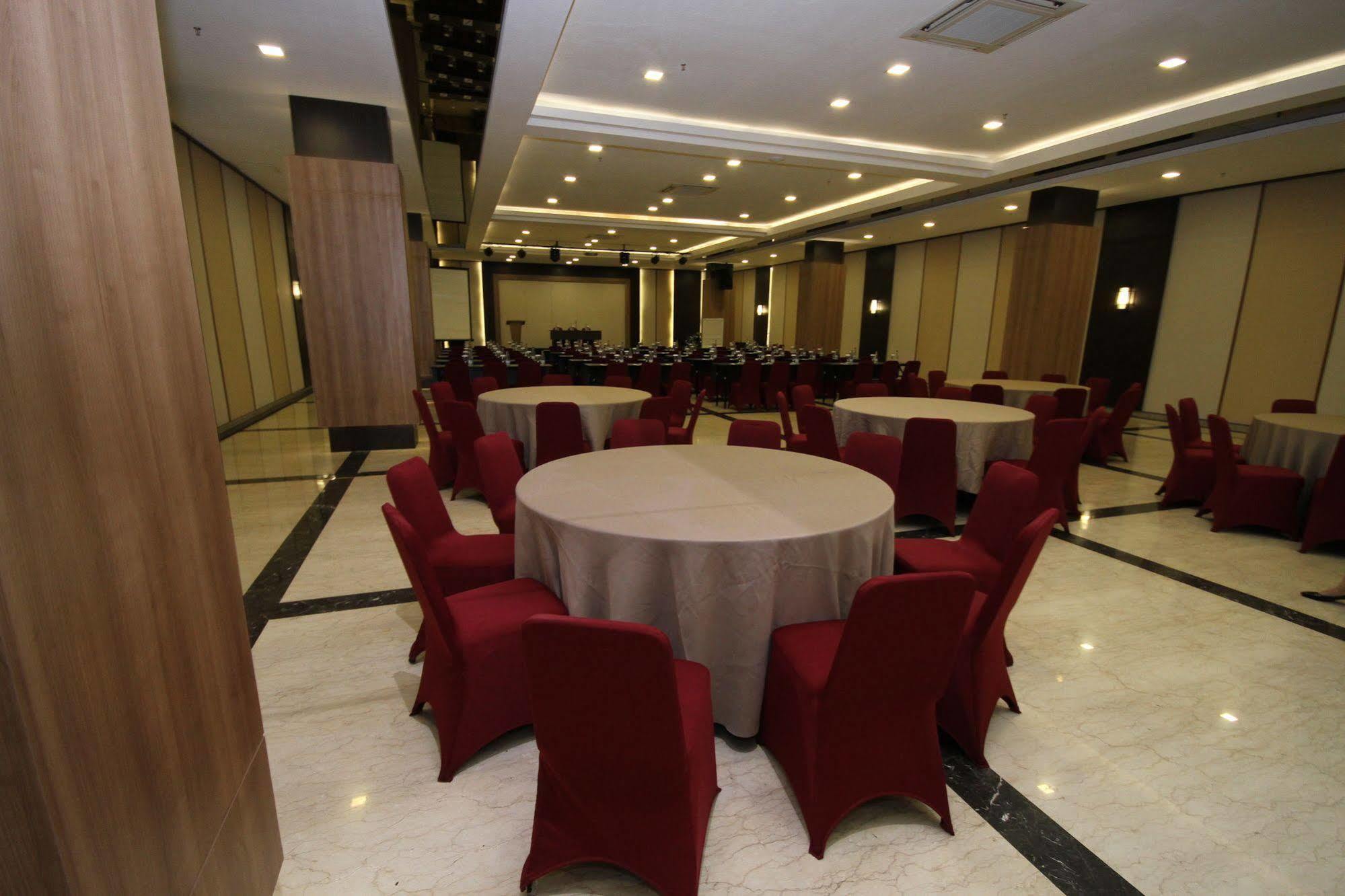 Atlantic City Hotel Bandung Kültér fotó